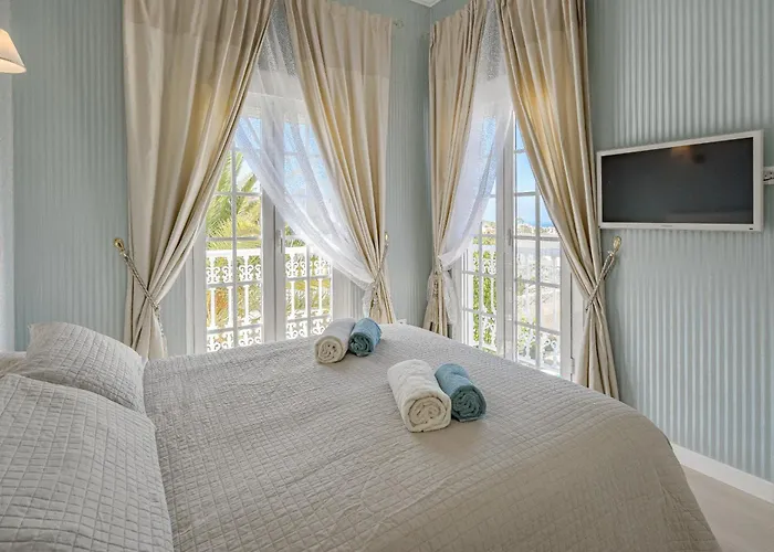 Con Piscina En Madronal Fanabe, *