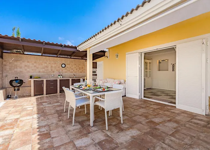 Villa Con Piscina En Madronal Fanabe, *