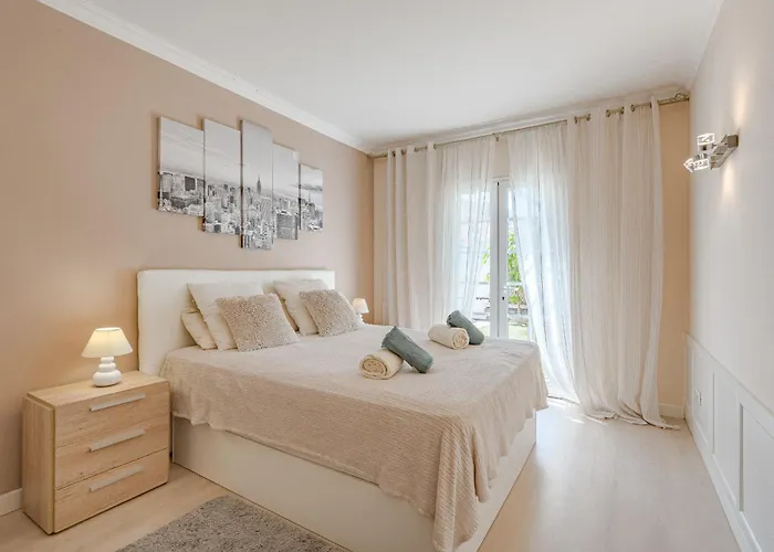 Con Piscina En Madronal Fanabe, Villa