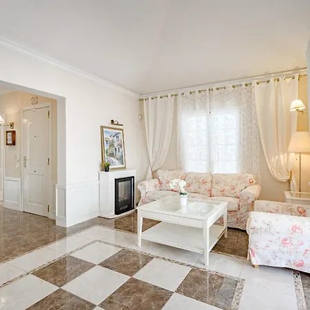 Villa Con Piscina En Madronal Fanabe, *