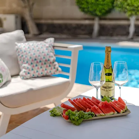 Con Piscina En Madronal Fanabe,