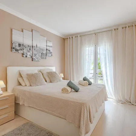 Con Piscina En Madronal Fanabe, Villa