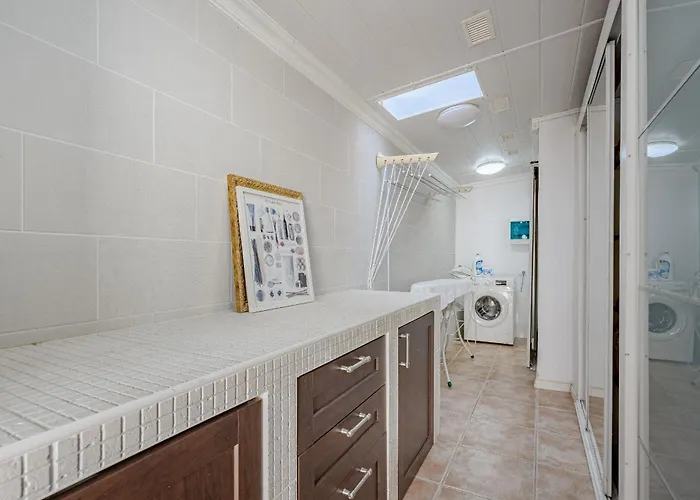 Con Piscina En Madronal Fanabe, *